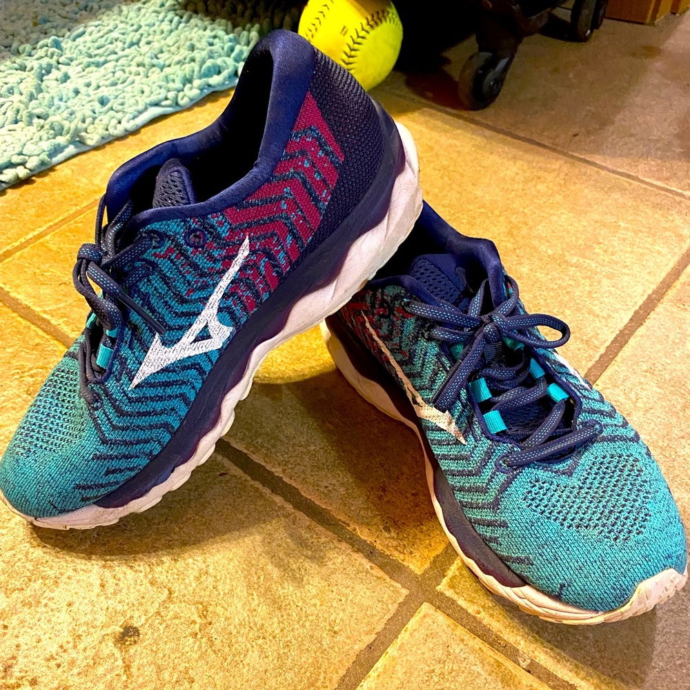 Women’s Mizuno Shoes